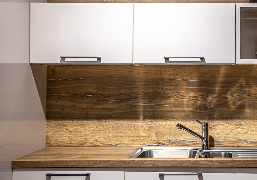 montaggio-cucina-in-legno